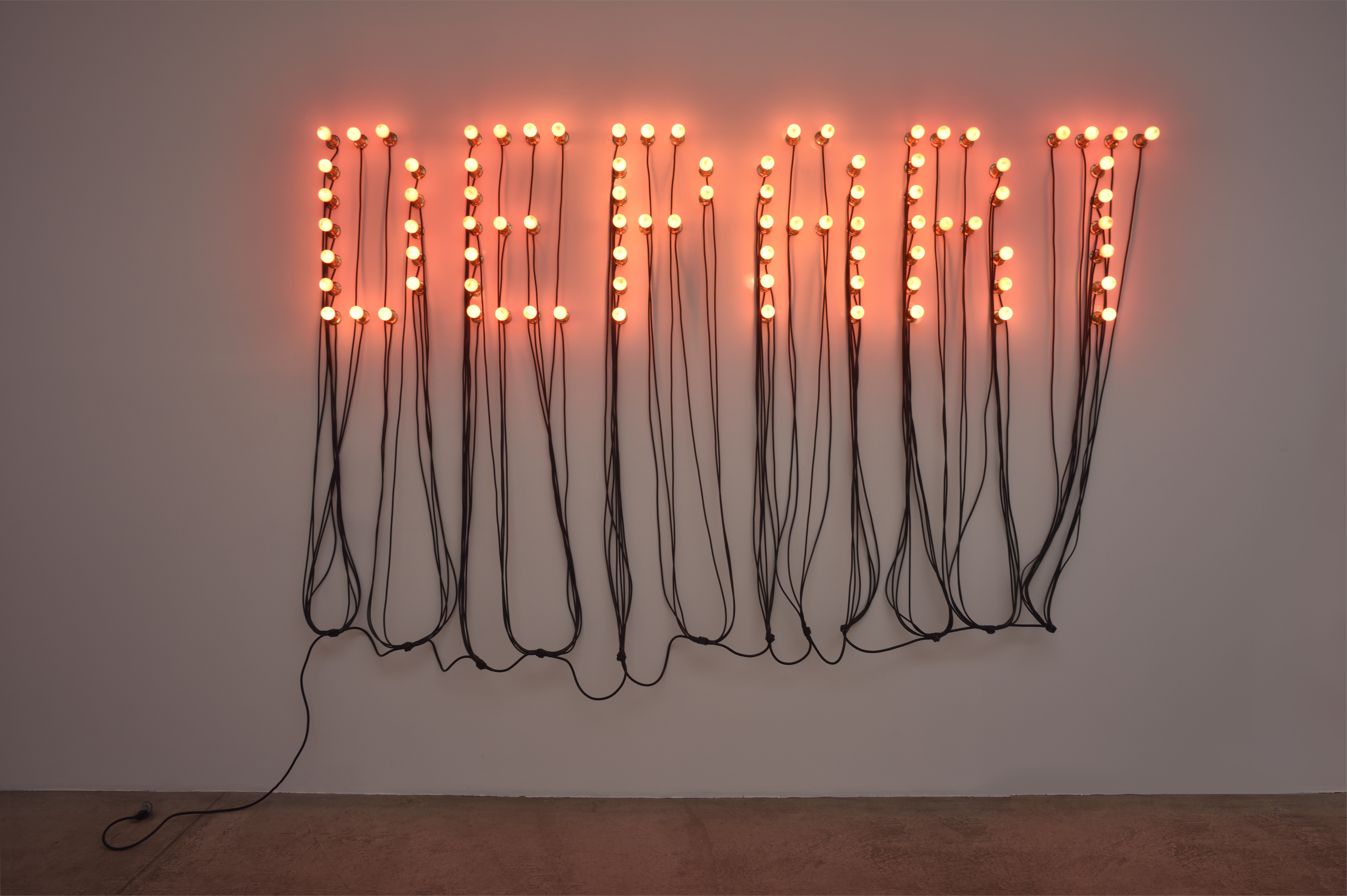 Départ, 2015 Ampoules rouges, câbles électriques noirs, 185 x 283 cm. Courtesy Christian Boltanski et Galerie Marian Goodman. Photo © Rebecca Fanuele