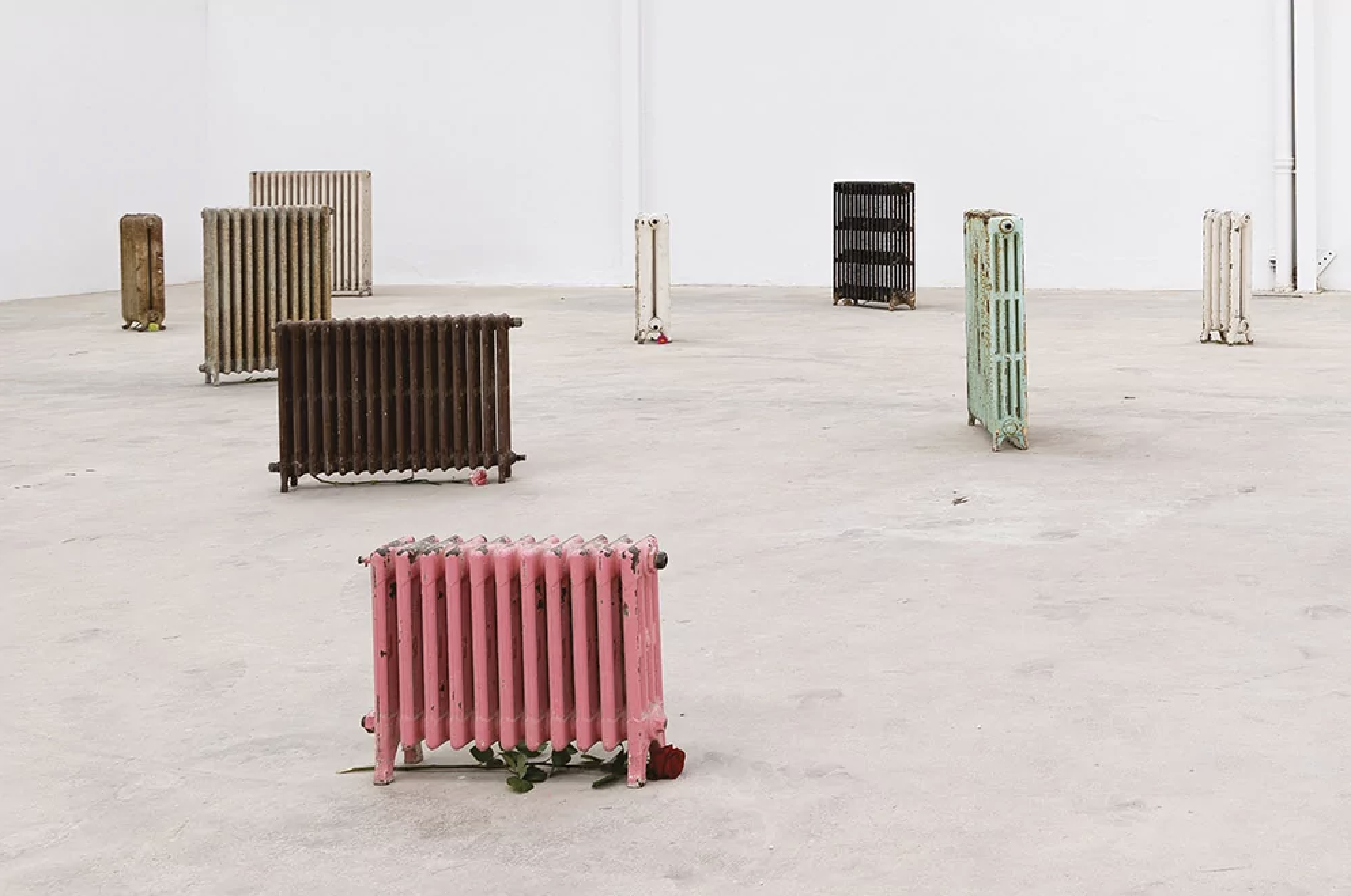 Sislej Xhafa – Sister Valley 2022, heaters, flowers, variable dimensions. Exhibition view Galleria Continua / Les Moulins, France. Photo: Allison Borgo