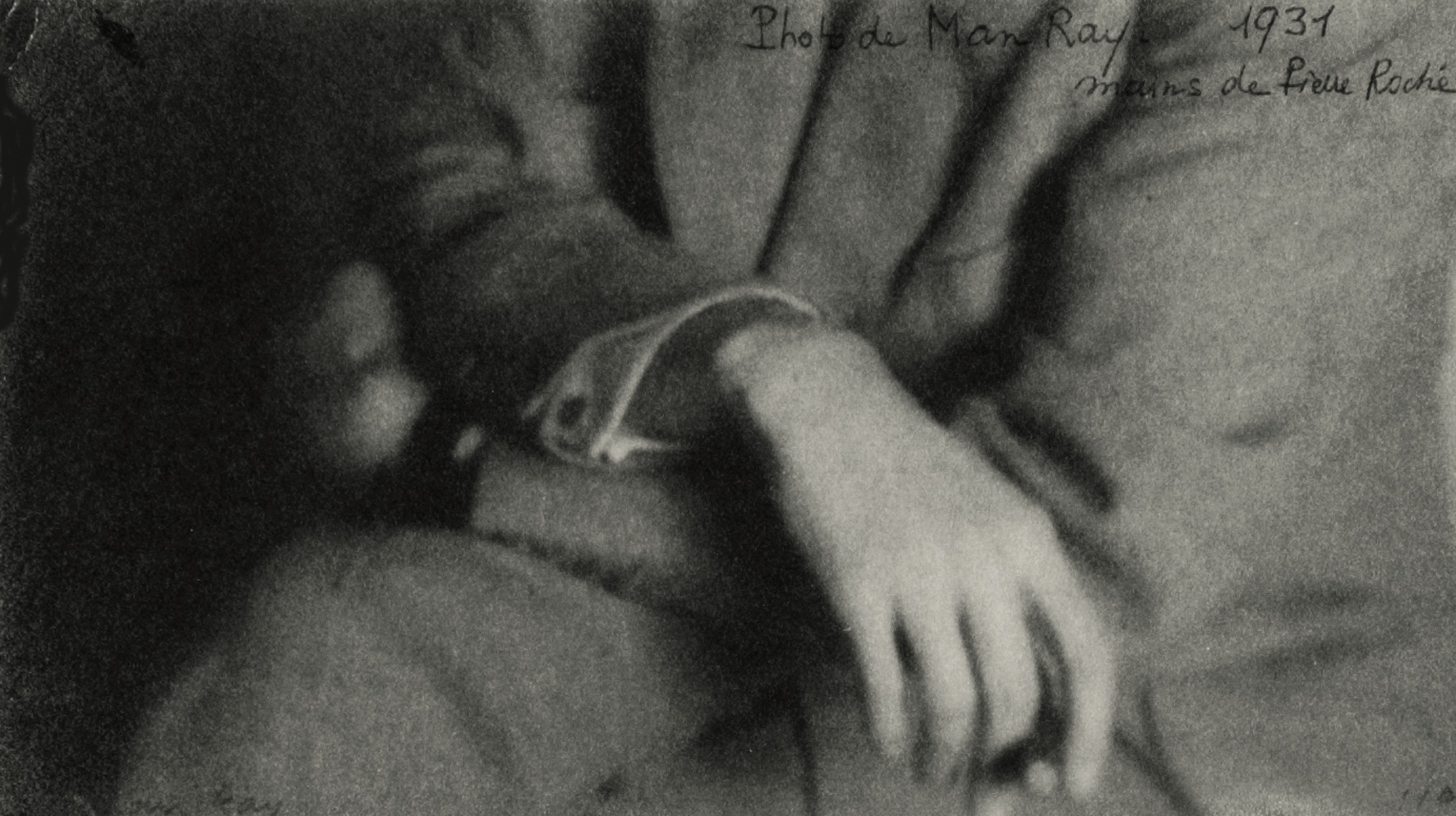 Fondation Agnès b, Man Ray, Les mains de Henri-Pierre Roché, 1931
