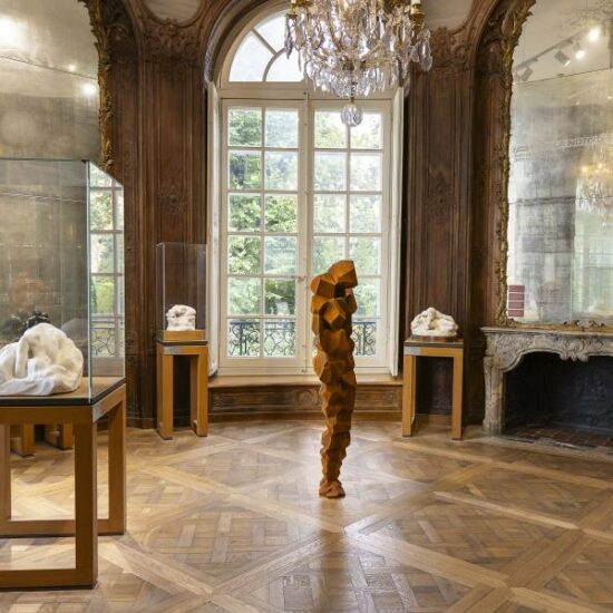 Vue de l'exposition Antony Gormley, Paris, Musée Rodin. Du 17 octobre 2023 au 03 mars 2024, courtesy agence photographique du musée Rodin, Jérome Manoukian.