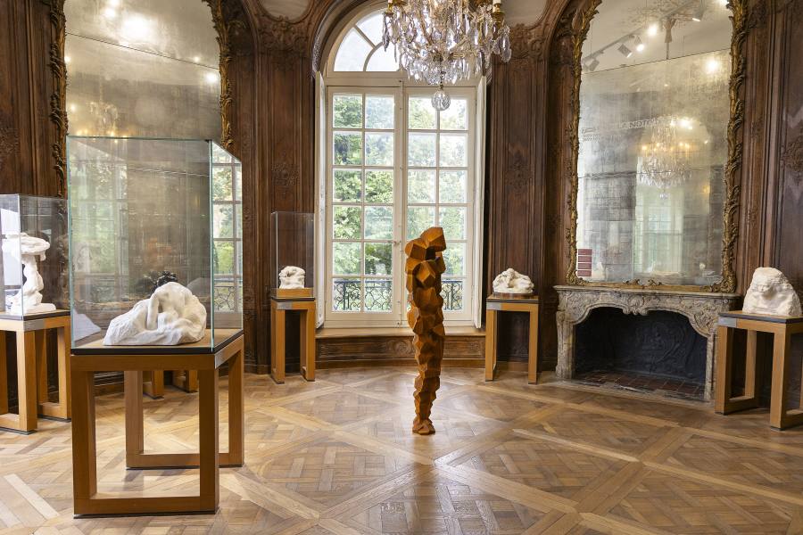 Vue de l'exposition Antony Gormley, Paris, Musée Rodin. Du 17 octobre 2023 au 03 mars 2024, courtesy agence photographique du musée Rodin, Jérome Manoukian.