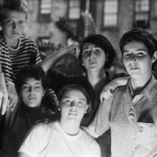 Donna Gottschalk, Oak, Robin, Binky, Chris et moi, Bébés Gouines, E. 9th Street, New York,1969, Courtesy de l’artiste et de Marcelle Alix © Donna Gottschalk