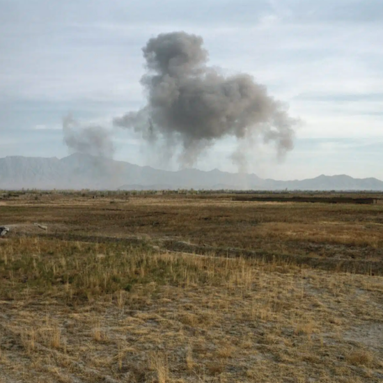 Us Bombing on Taliban Positions, 2001 © Courtesy de Luc Delahaye et de la galerie Nathalie Obadia, Paris / Bruxelles