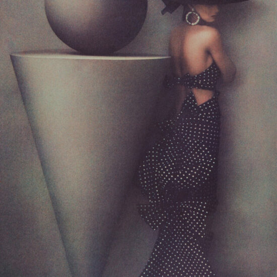 Sheila Metzner, Uma, Patou Dress, 1986 © Sheila Metzner / Courtesy La Galerie Rouge